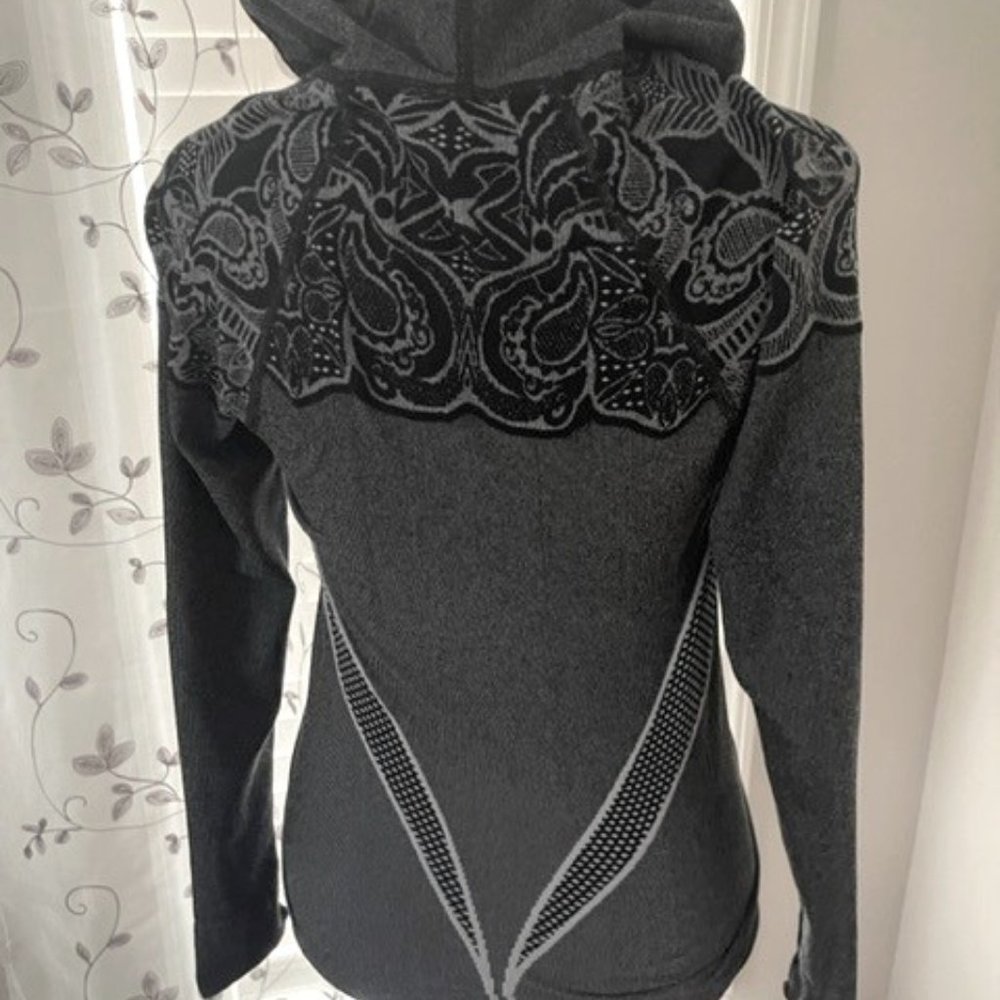 Athleta Black/Grey Zip Up Workout Hoodie. Size S w/pattern on shoulders and back